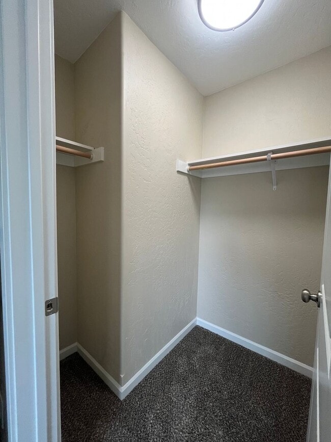 Building Photo - 3-Bed Home with Garage & Fenced Yard in Pr...
