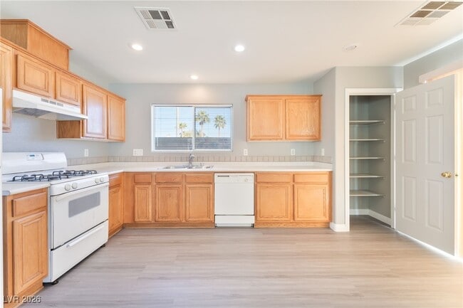 Building Photo - 3970 Coyote Ridge Ct