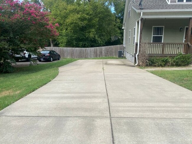 Building Photo - Beautiful 3 Bed 2 Bath in Madison - Newer Construction