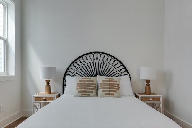 Building Photo - Cahal Ave Unit B