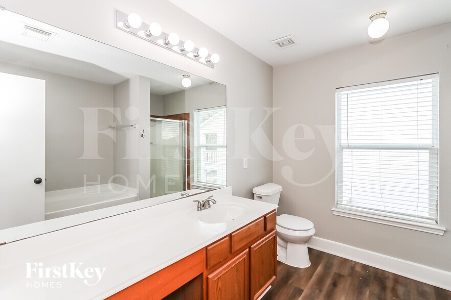 Building Photo - 256 Rolling Brook Dr