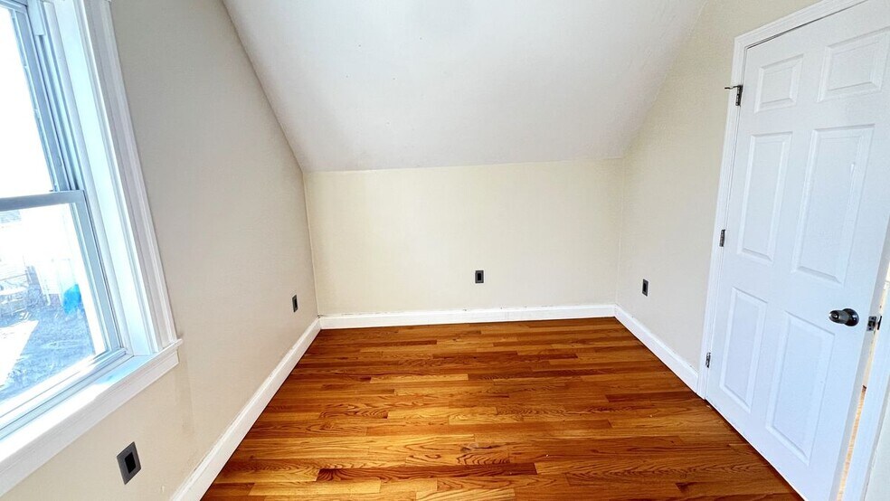 Building Photo - 254 Broadway