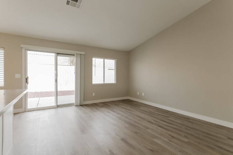 Building Photo - 1212 Autumn Ridge Cir