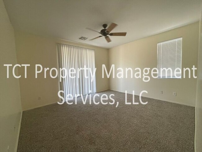 Building Photo - Great 3 Bedroom with Community Pool!