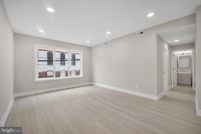 Building Photo - 1111 S 24th St