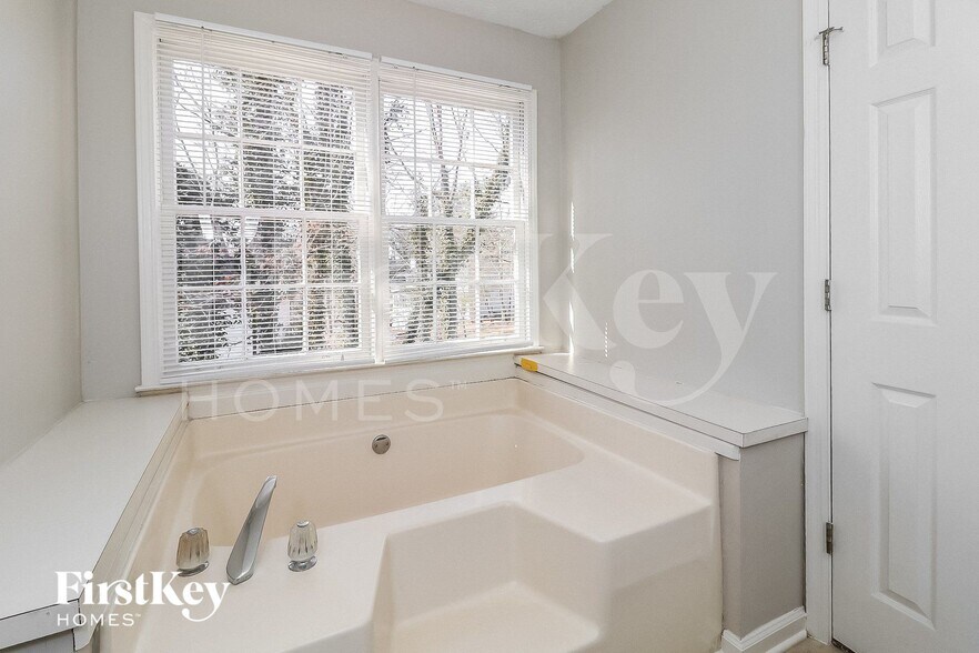 Building Photo - 770 Simmons Mine Cir