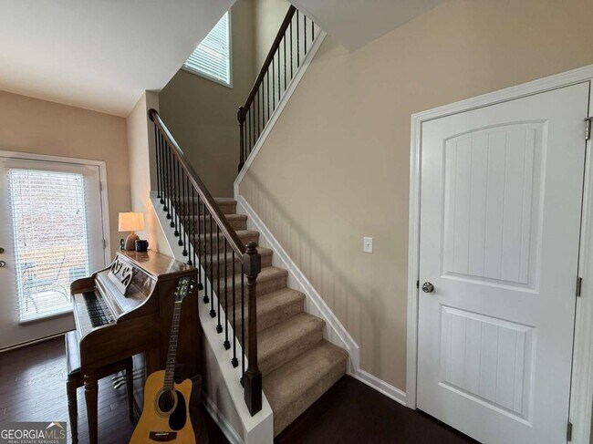 Building Photo - 1055 Hampton Oaks Dr