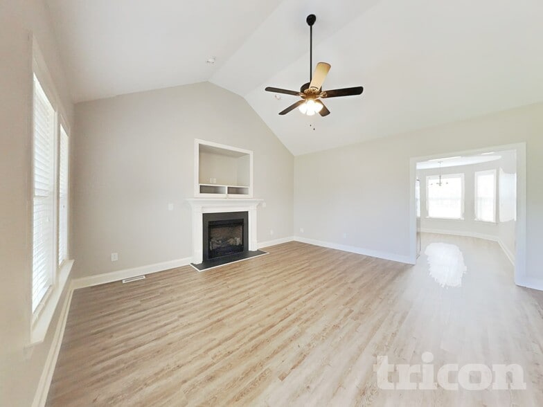 Building Photo - 224 Melanie Ln