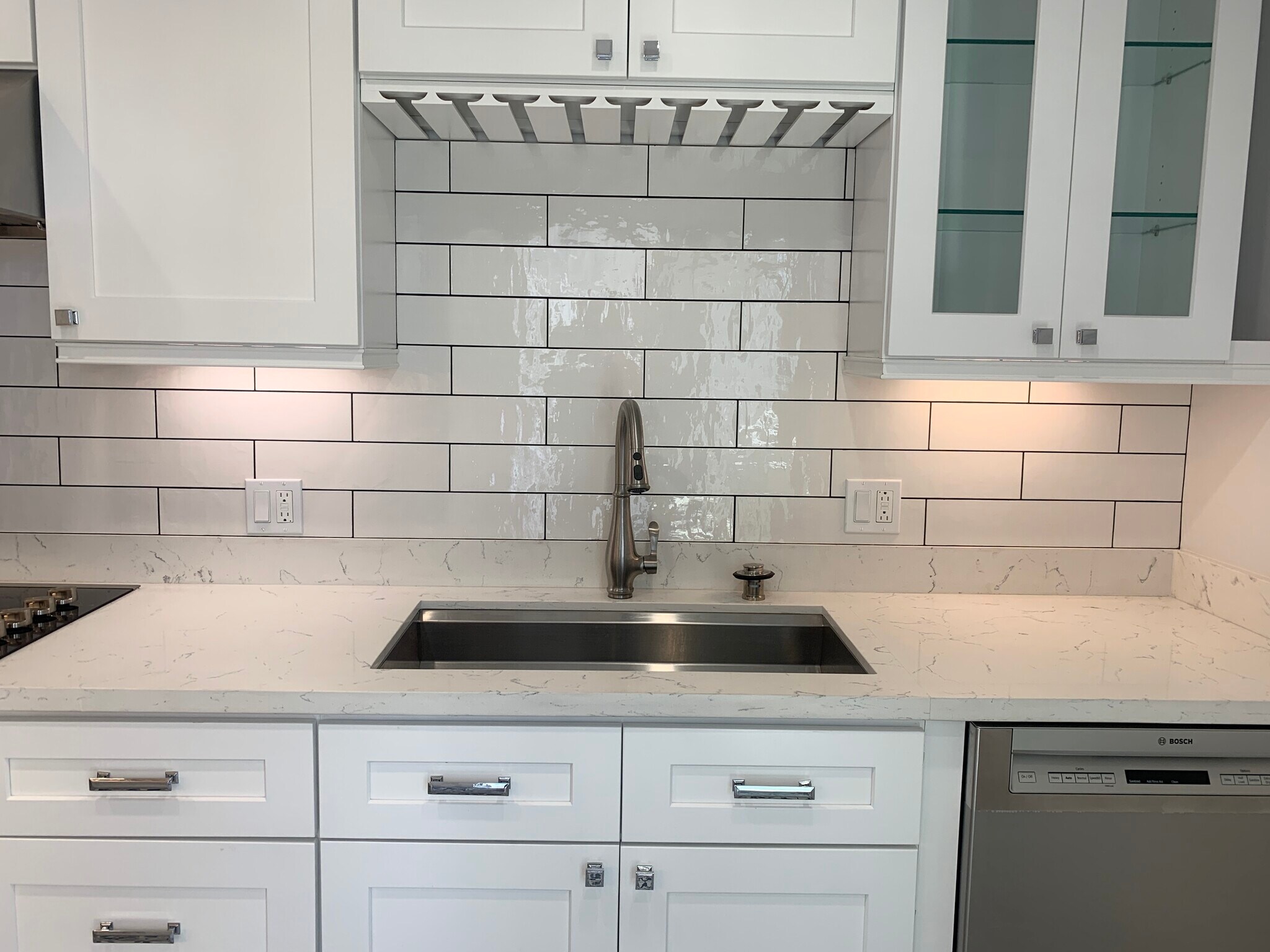 Building Photo - 7560 Hollywood Blvd