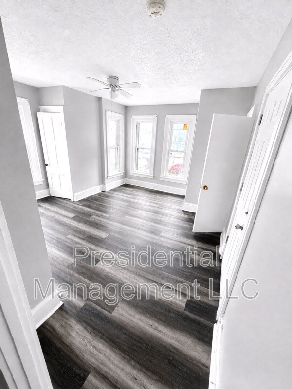Building Photo - 74 Holmes Ave