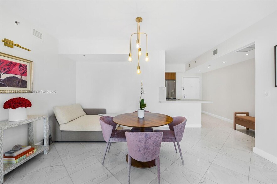 Building Photo - 325 S Biscayne Blvd