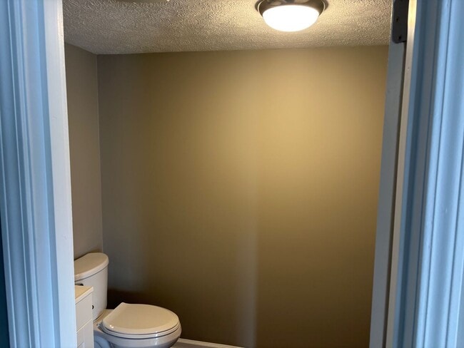 Building Photo - 804 Barry Ct