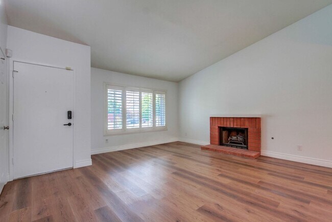 Building Photo - Single Story Oceanside Home Available July...