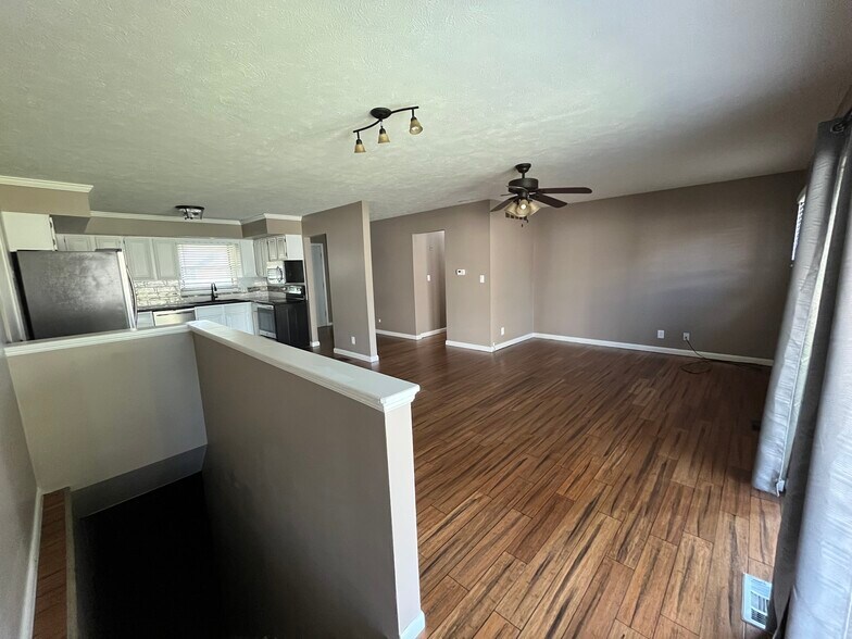 Building Photo - 617 Arnold Dr