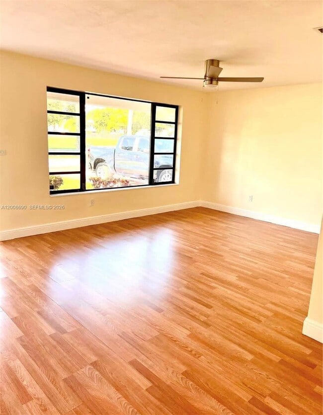 Building Photo - 10881 N Snapper Creek Dr