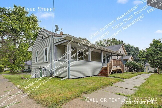 Building Photo - 1266 Clark St