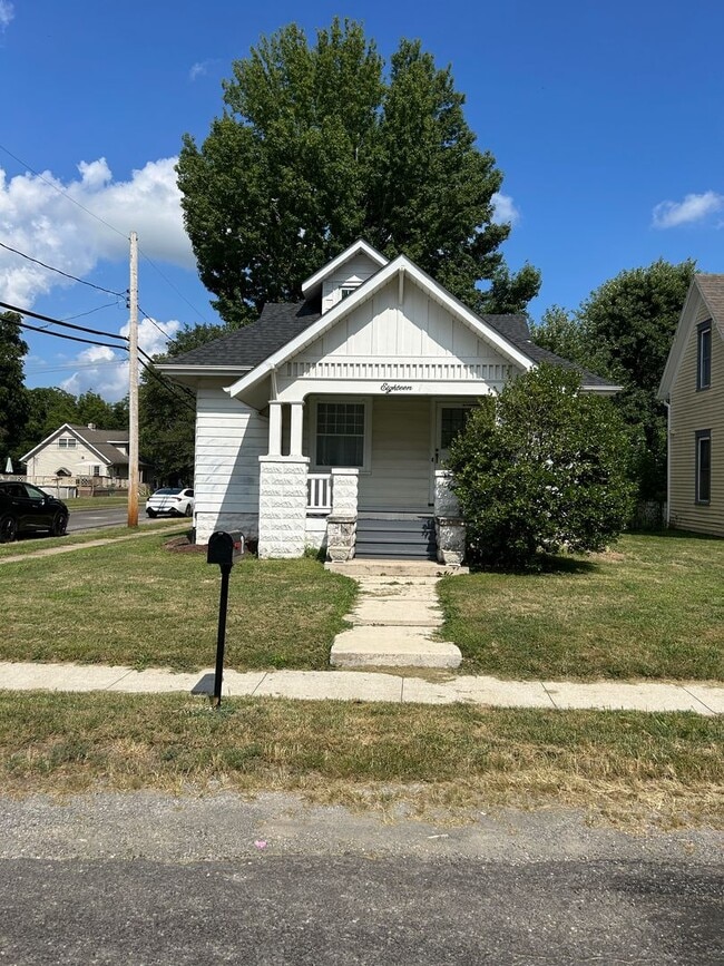 Building Photo - Lovely Home