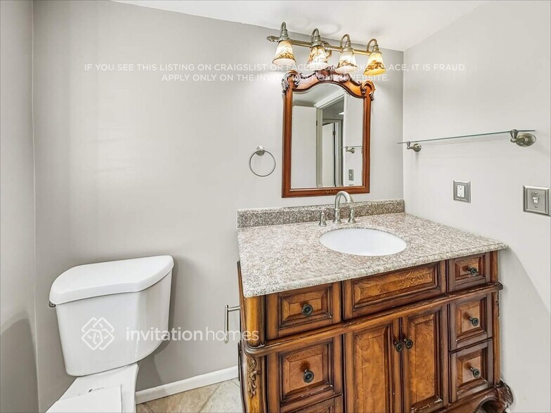 Building Photo - 2611 Castle Oaks Cir