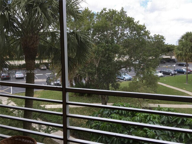 Building Photo - 1810 SW 81st Ave