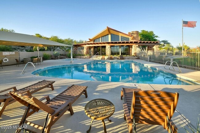 Building Photo - 4302 N Sunset Cliff Dr