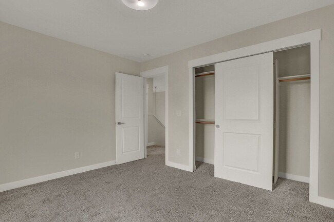 Building Photo - 3780 Venice Grove