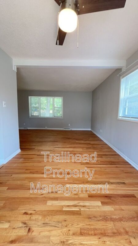 Building Photo - 8105 NE San Rafael Dr