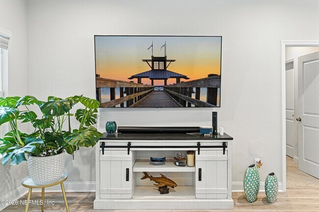 Building Photo - 105 Meadow Creek Dr