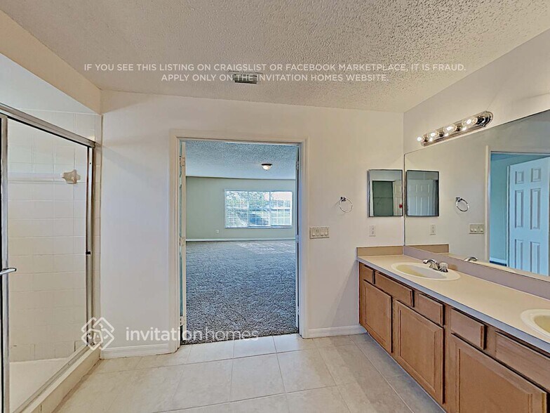 Building Photo - 345 Oak Springs Dr