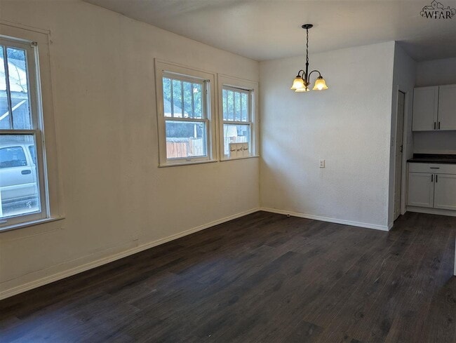 Building Photo - 1805 Tilden St