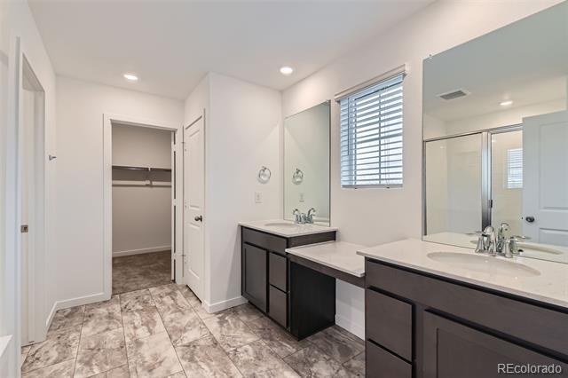 Building Photo - 4858 Astor Pl