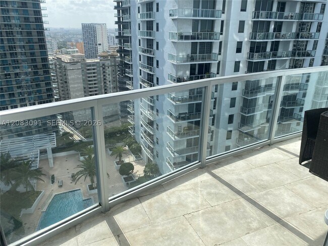 Building Photo - 1060 Brickell Ave