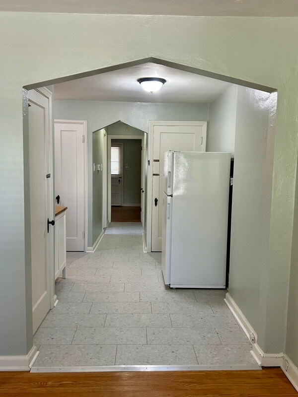 Building Photo - 4938 Fyler Ave