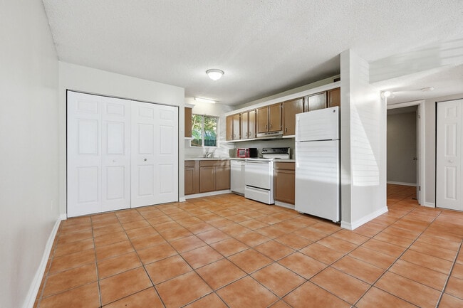 Building Photo - 201 E College Blvd