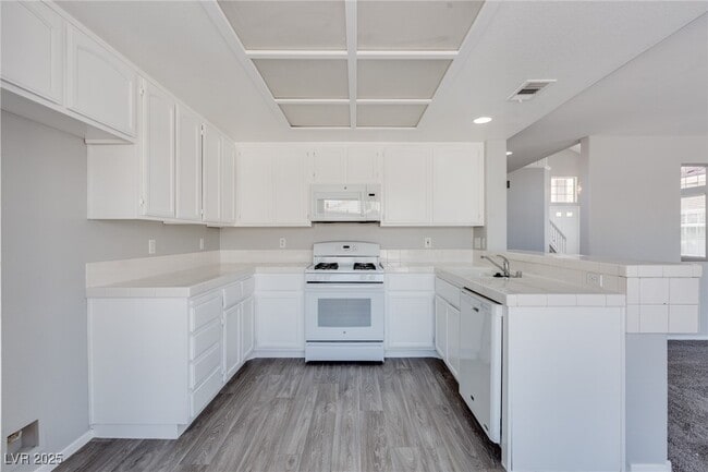 Building Photo - 323 Cavalla St