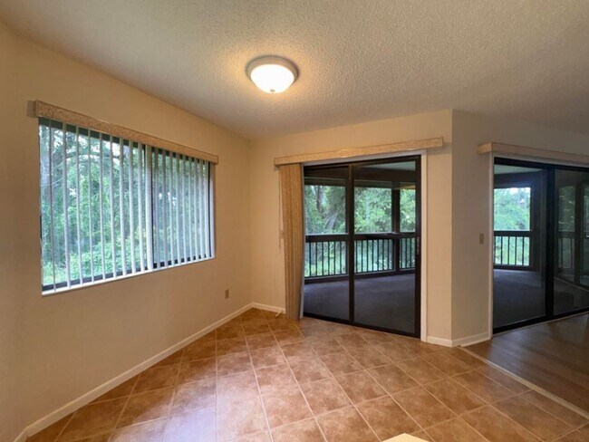 Building Photo - 2/2 in Woodhaven of Palm Coast