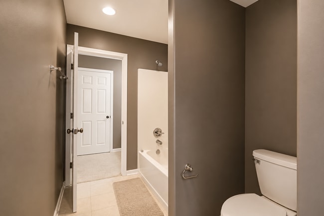 Building Photo - 899 Magnolia Ct
