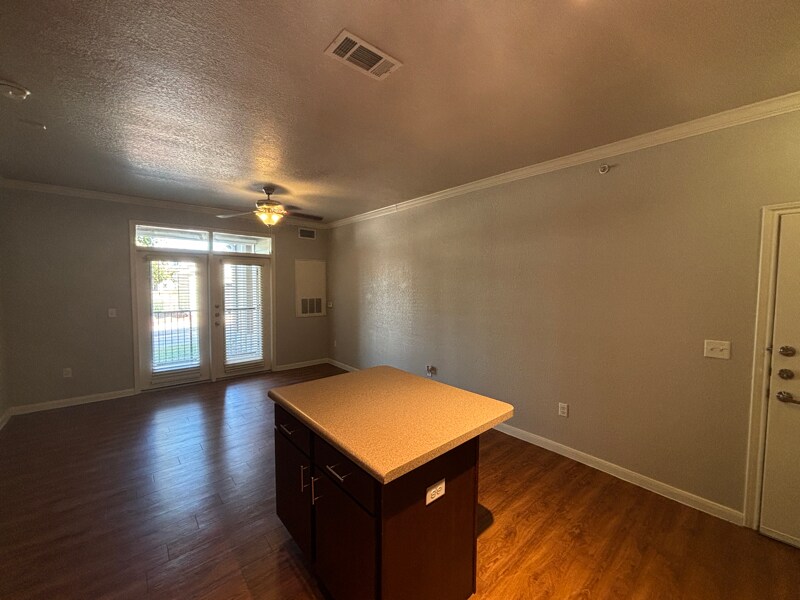 Building Photo - 1811 Medical Pkwy