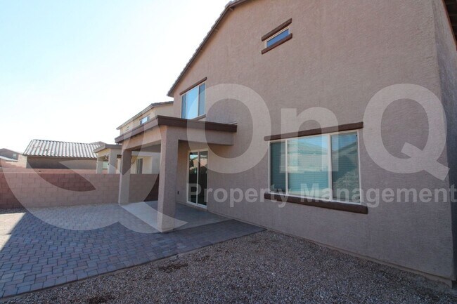 Building Photo - 8021 S Silver Lillie Way