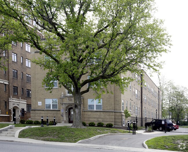 Building Photo - The Enclave at Meridian