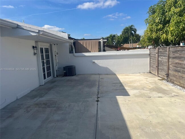 Building Photo - 13007 SW 50th Ln