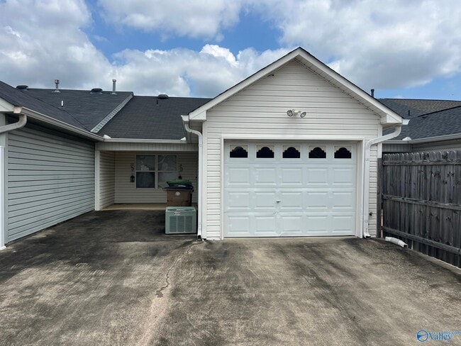 Building Photo - 3241 Fieldstone Dr SW