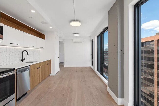 Building Photo - West 125th Street