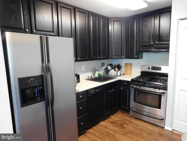 Building Photo - 6147 Leesburg Pike