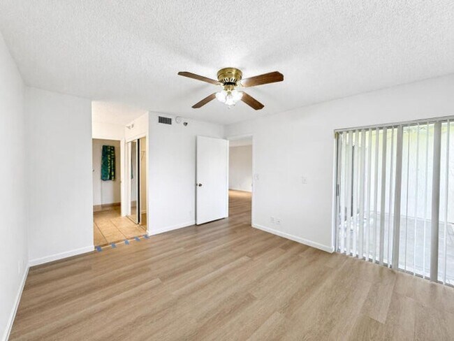 Building Photo - 340 NW 67th St
