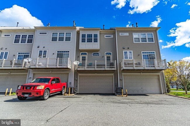Building Photo - 742 Collington Ct