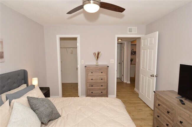 Building Photo - 8653 Fancy Finch Dr