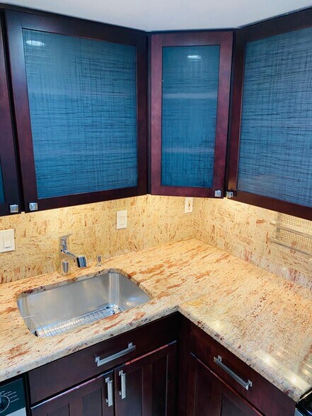 kitchen - 2501 K St NW