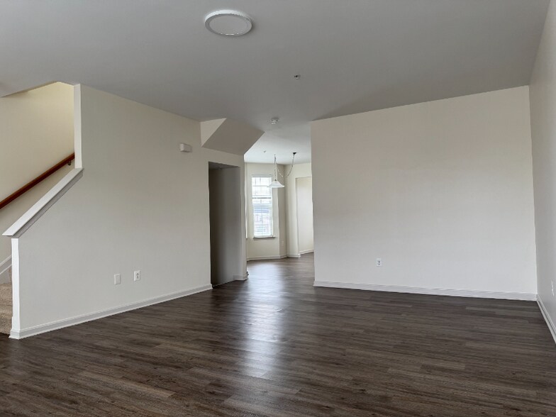 Building Photo - 12944 Yellow Jacket Rd