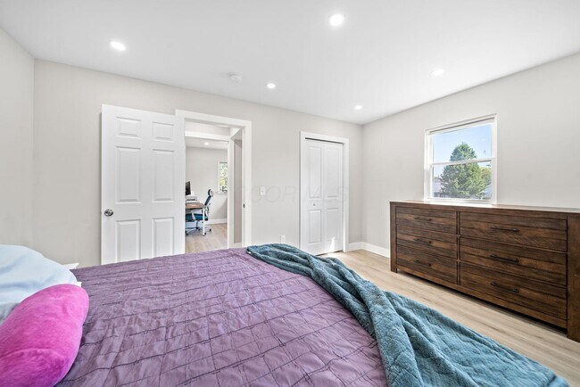 Building Photo - 299 Lombard Rd