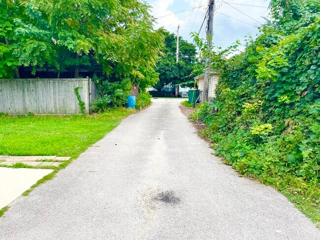 Building Photo - 604 Clement St